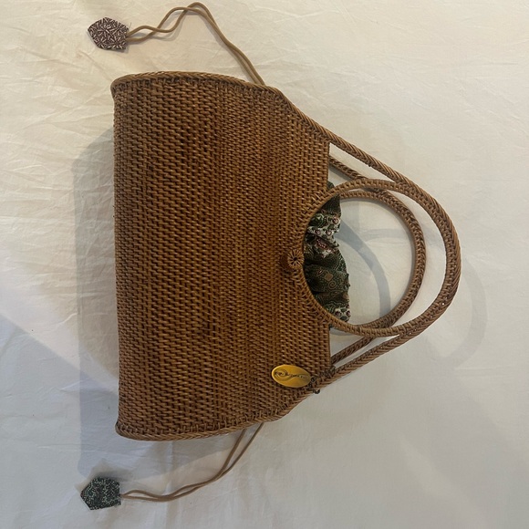 BRAND NEW The Winding Road brand Brown woven Hand Bag with Curved Design - Picture 5 of 9